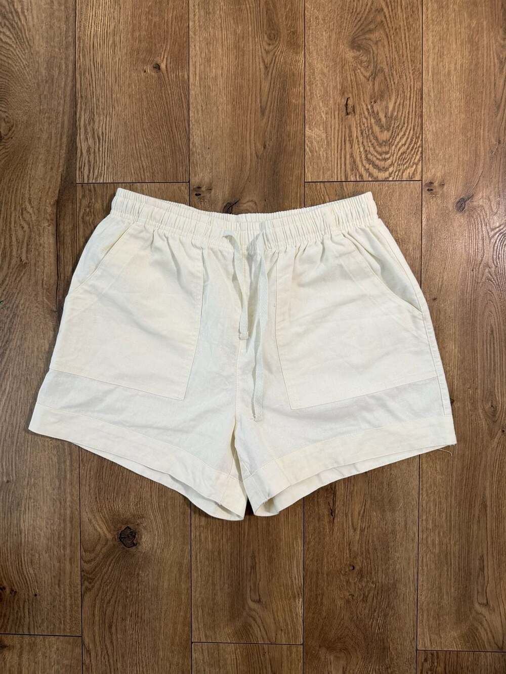 Women's Cream Linen Blend Drawstring Pull-On Lounge Shorts